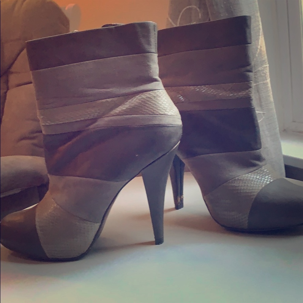 Grey boots